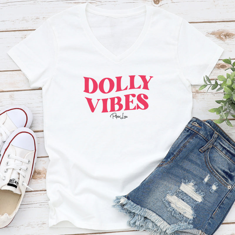 Dolly Vibes Graphic Tee
